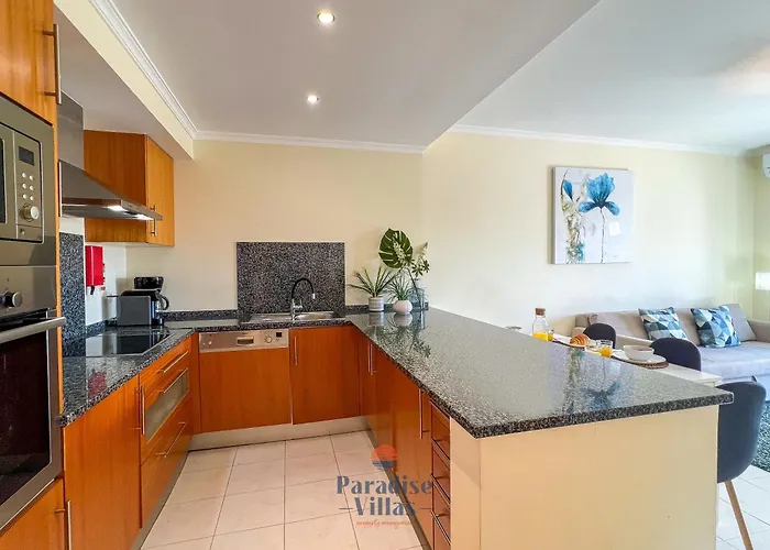 Two Bedroom With Sea Views In Albufeira