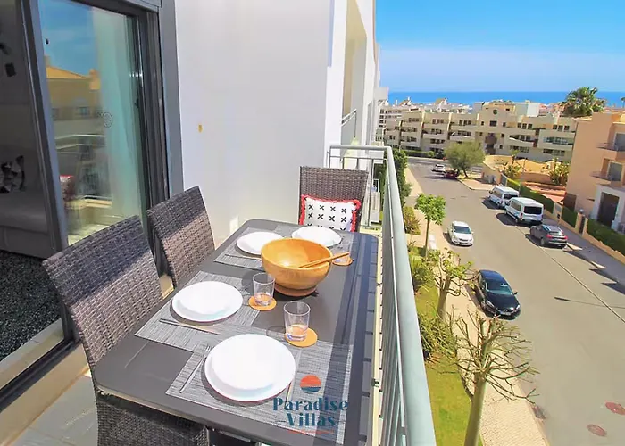 Two Bedroom With Sea Views In Daire