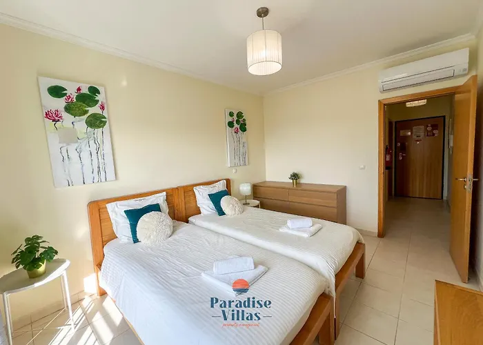 Two Bedroom With Sea Views In Daire