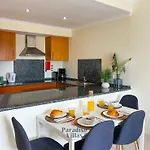 Two Bedroom With Sea Views In Apartmán